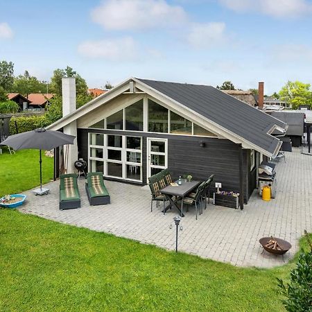 Beautiful Home In Borkop With Kitchen Exterior foto